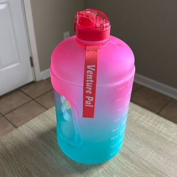 NWOT … VENTURE PAL “ 1 Gallon”Motivational Water Bottle - Picture 3 of 5